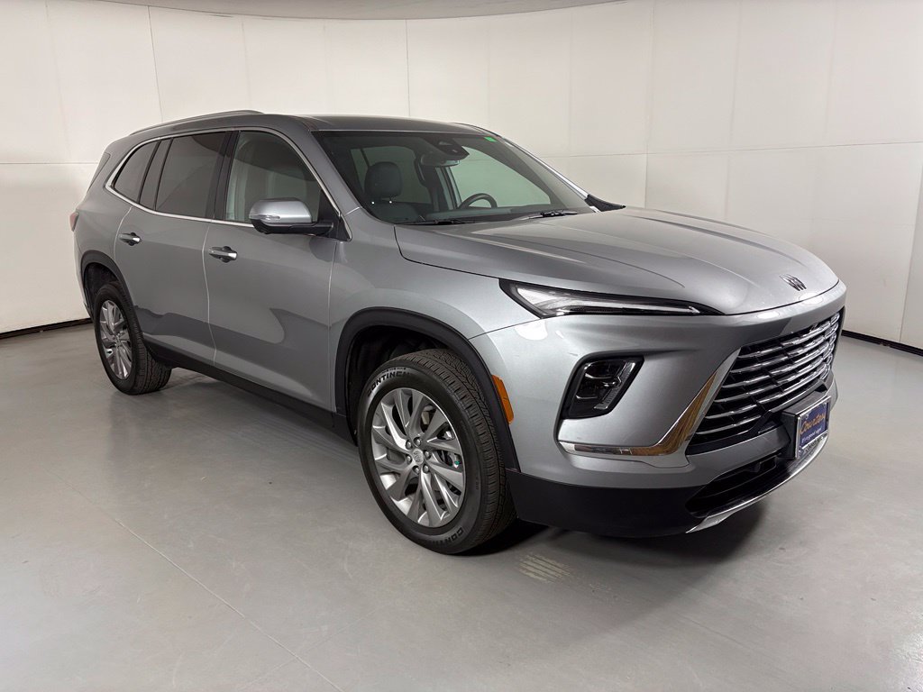Used 2026 Buick Enclave Preferred FWD image 2