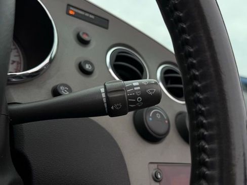 Used 2006 Pontiac Solstice Convertible w/ Premium Package image 11