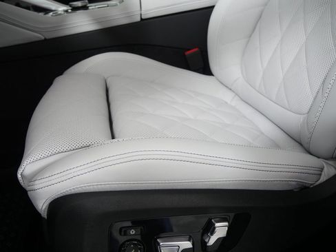 New 2026 BMW X6 xDrive40i image 10