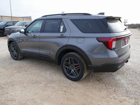 New 2026 Ford Explorer ST-Line w/ ST-Line Street Pack image 7