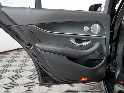 Used 2017 Mercedes-Benz E 300 4MATIC image 31
