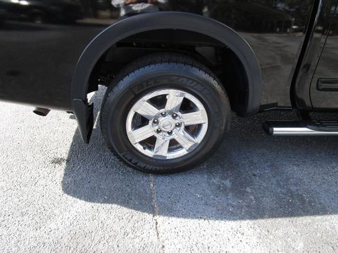Used 2015 Nissan Titan SV image 24