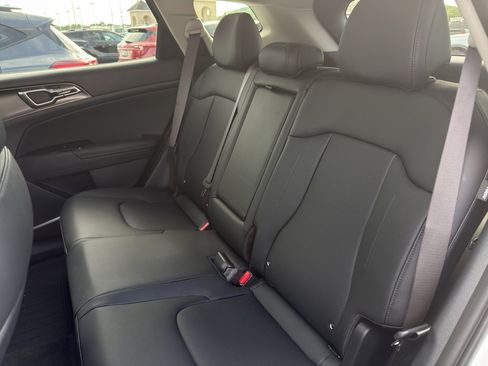 Used 2025 Kia Sportage EX w/ EX Premium Package AWD/4WD image 44