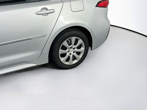 Used 2020 Toyota Corolla LE FWD image 28