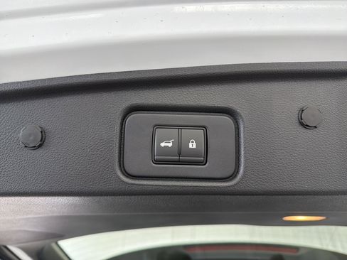 New 2026 Nissan Pathfinder SL FWD image 17