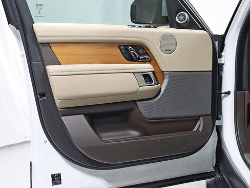 Used 2018 Land Rover Range Rover Supercharged image 34