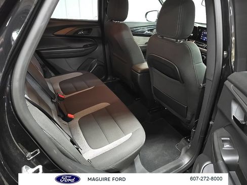 Used 2024 Chevrolet TrailBlazer LT w/ LT Cold Weather Package AWD/4WD image 20