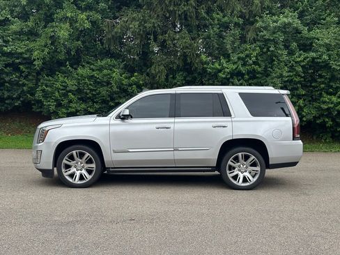 Used 2015 Cadillac Escalade Premium AWD/4WD image 3