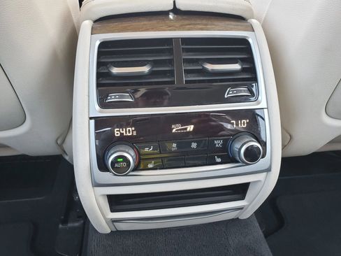 Used 2018 BMW 750i xDrive image 43