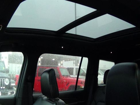 Certified 2024 Jeep Grand Cherokee L Limited image 16