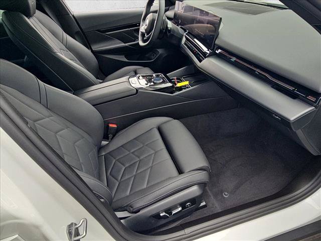 Certified 2024 BMW 530i w/ Convenience Package RWD image 22