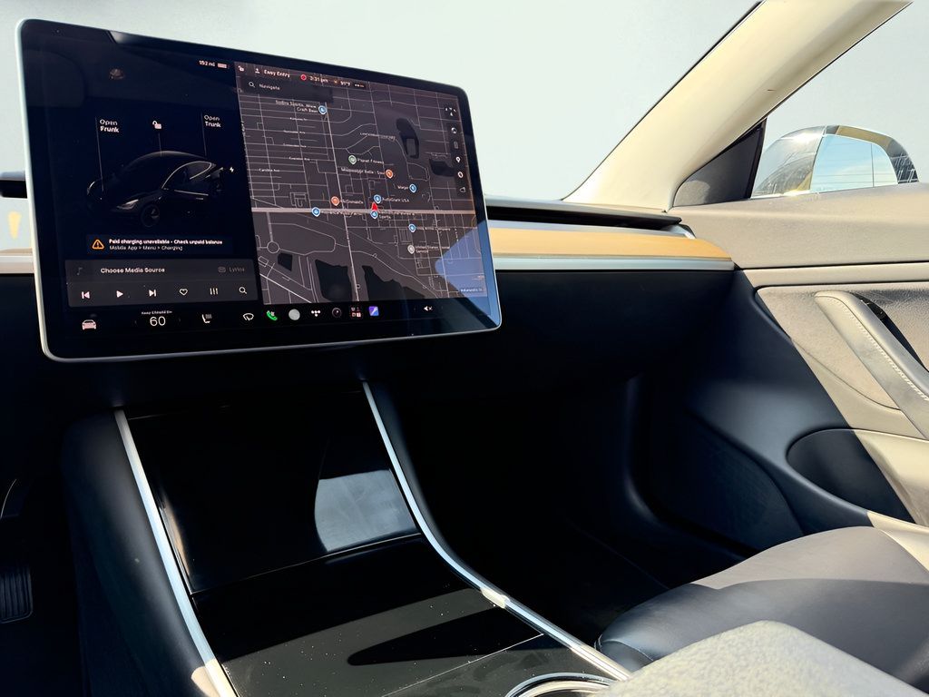 Used 2018 Tesla Model 3 Mid Range RWD image 40