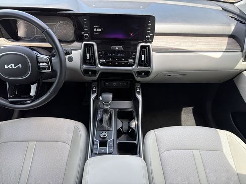 Used 2023 Kia Sorento EX FWD image 16