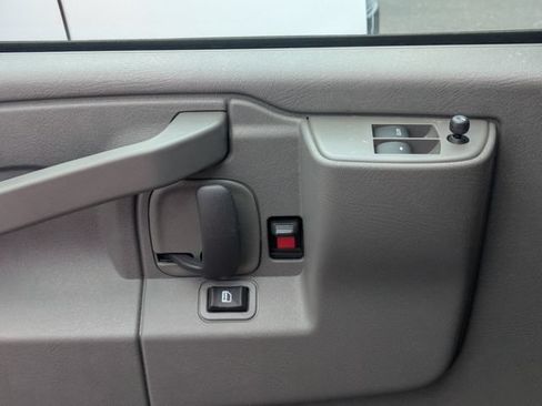 New 2026 GMC Savana 3500 Extended w/ Driver Convenience Package RWD image 4