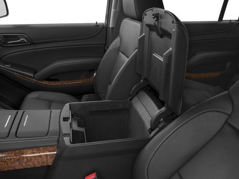 Used 2017 Chevrolet Suburban Premier AWD/4WD image 18