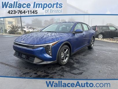 New 2025 Kia K4 LXS