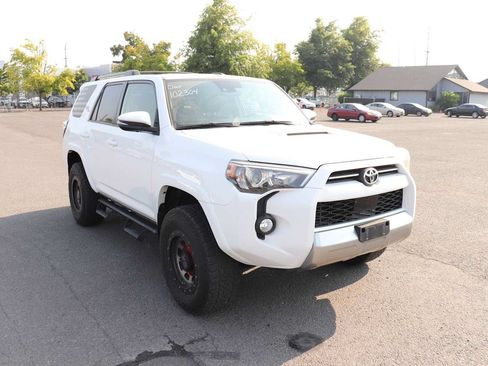 Used 2020 Toyota 4Runner TRD Off-Road Premium w/ Moonroof Package AWD/4WD image 3