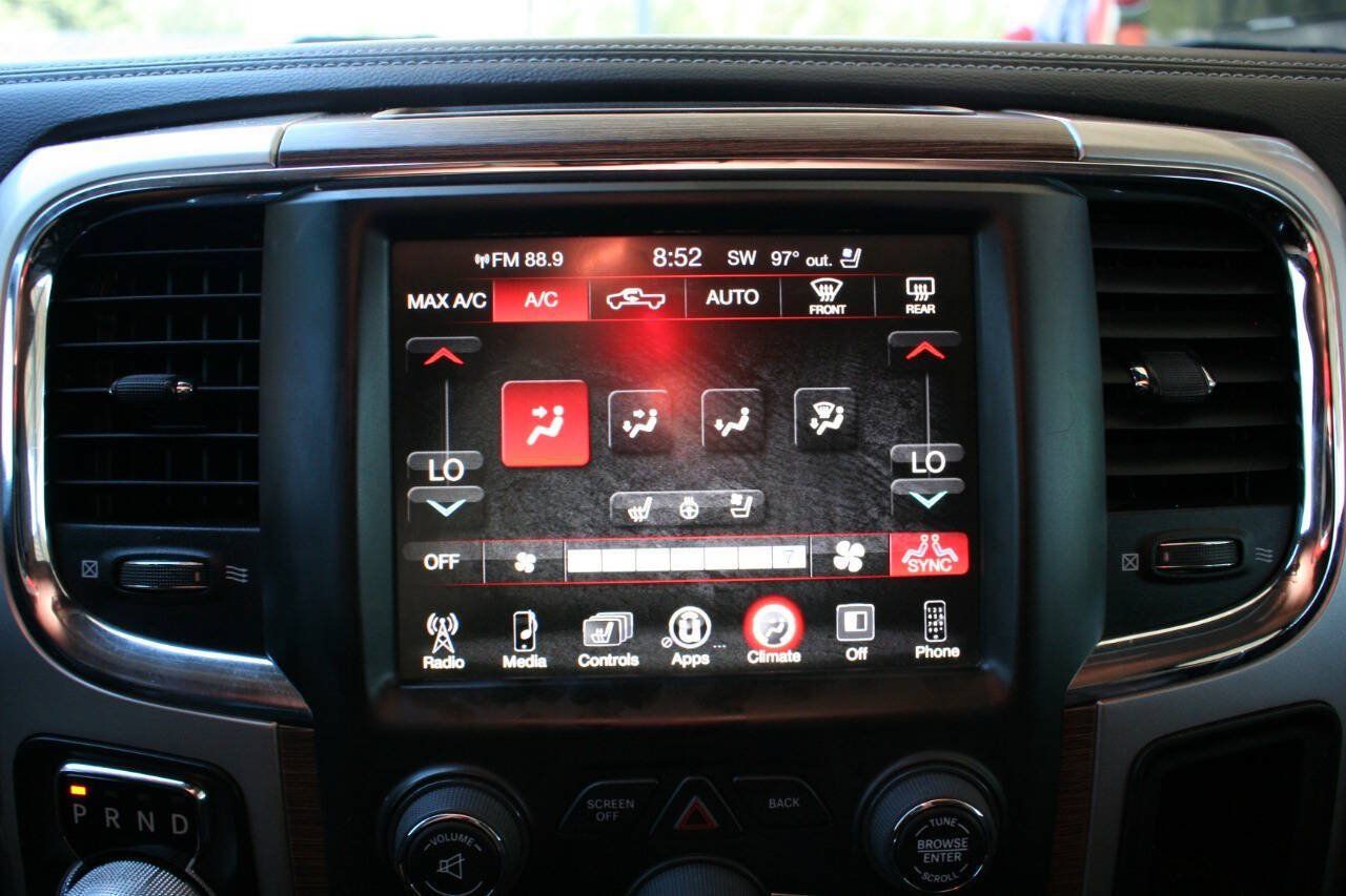 Used 2017 RAM 1500 Laramie AWD/4WD image 18