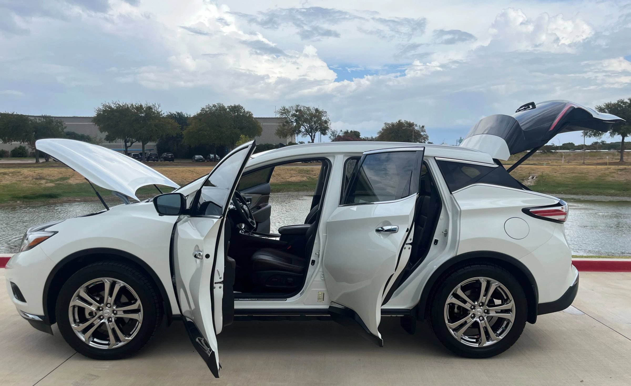 Used 2015 Nissan Murano Platinum w/ Platinum Technology Package AWD/4WD image 16