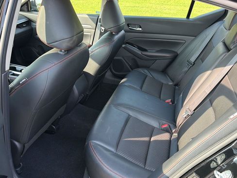 Used 2024 Nissan Altima 2.5 SR FWD image 11