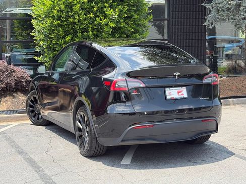 Used 2021 Tesla Model Y Long Range AWD/4WD image 19