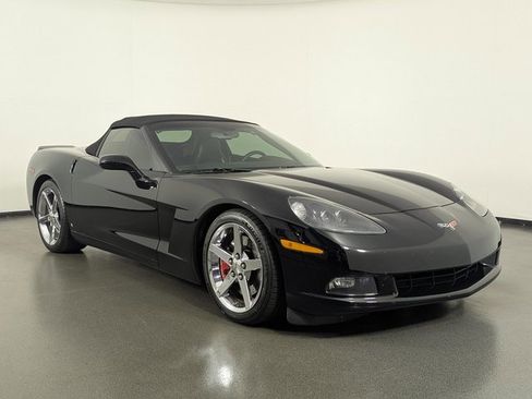 Used 2006 Chevrolet Corvette Convertible w/ Preferred Equipment Group image 2