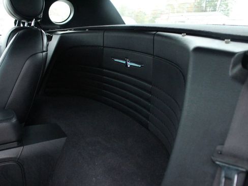 Used 2004 Ford Thunderbird image 17