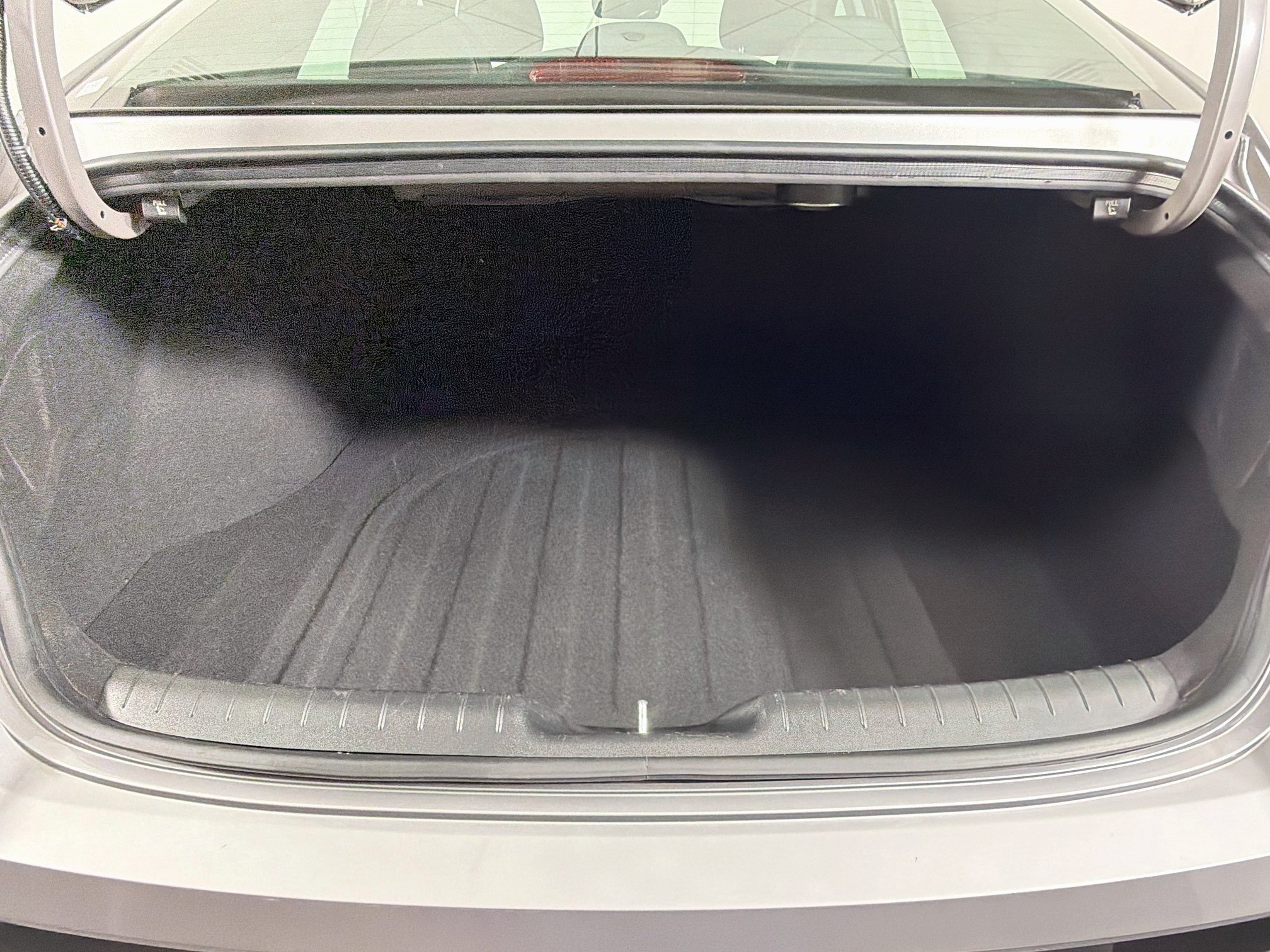 Used 2025 Hyundai Elantra Limited FWD image 29