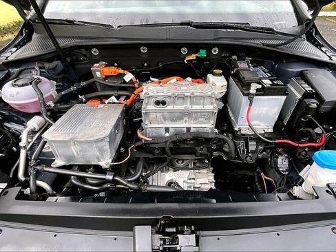 Used 2018 Volkswagen e-Golf SE w/ DC Fast Charging Package image 31