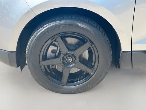 Used 2022 Ford Edge Titanium image 30