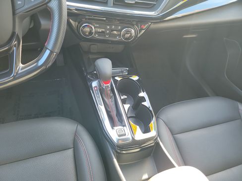 Used 2024 Chevrolet Trax RS w/ Sunroof Package FWD image 19