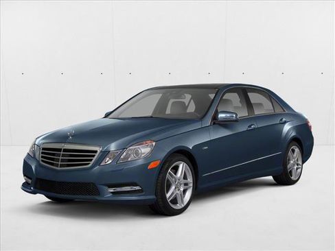 Used 2010 Mercedes-Benz E 350 Sedan image 1