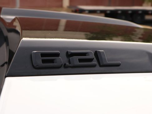 Used 2023 Chevrolet Silverado 1500 ZR2 w/ Technology Package image 30