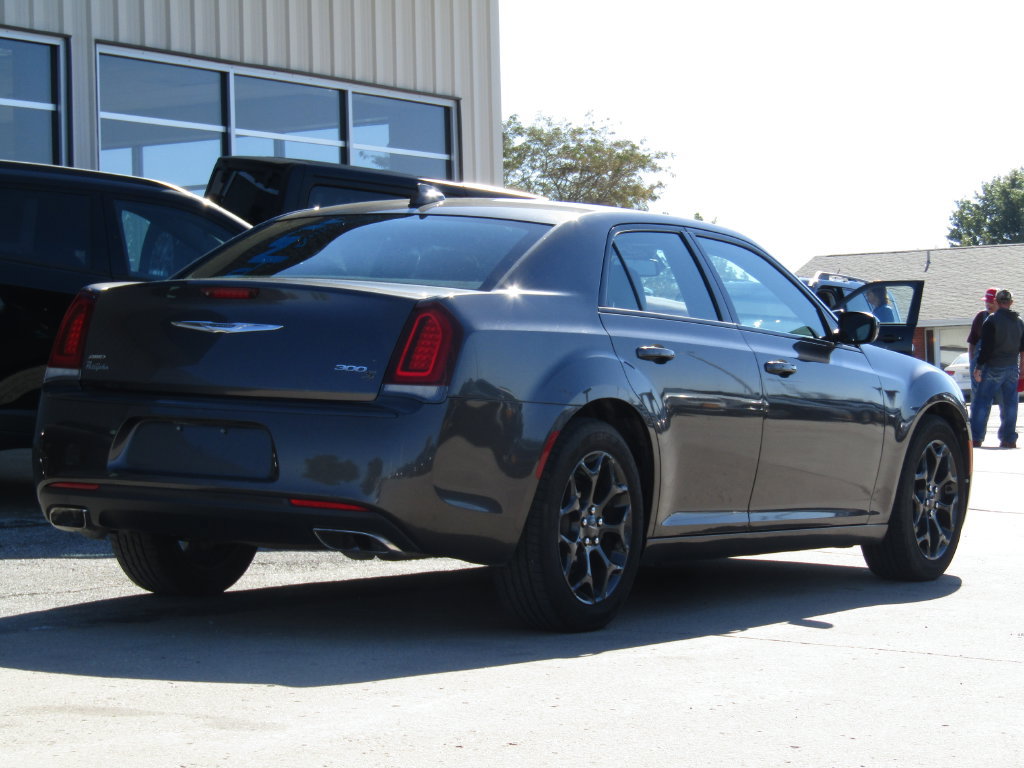 Used 2019 Chrysler 300 S AWD/4WD image 3