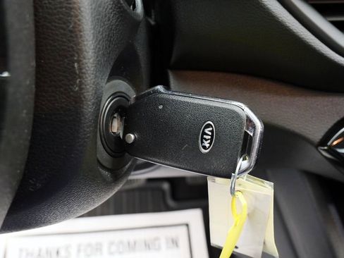 Used 2019 Kia Forte LXS FWD image 25