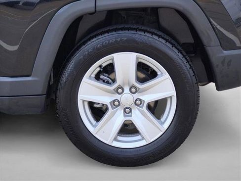 Used 2022 Jeep Compass Latitude AWD/4WD image 21