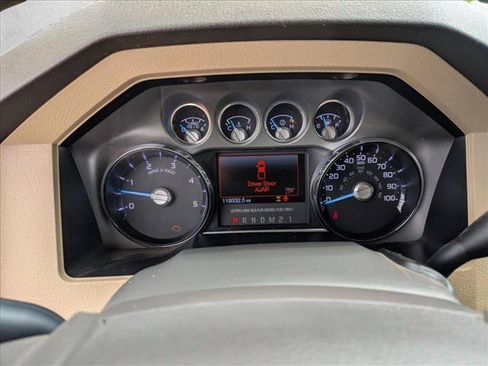 Used 2013 Ford F250 Lariat w/ Lariat Interior Pkg AWD/4WD image 10