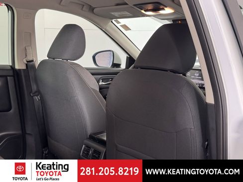 Used 2026 Nissan Rogue SV image 19