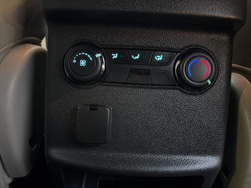 Used 2014 Ford Explorer XLT w/ Equipment Group 202A image 30