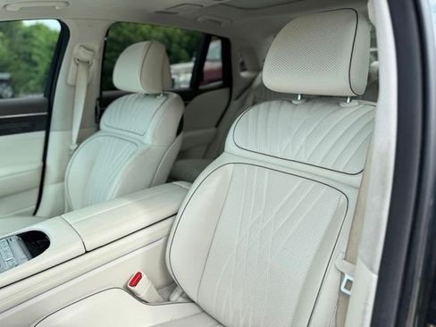 Used 2023 Genesis G90 3.5T AWD/4WD image 18