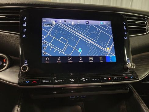 Used 2024 Jeep Wagoneer L Series II w/ Flexible Seating Group AWD/4WD image 14
