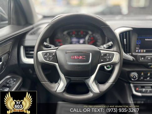 Used 2024 GMC Terrain SLE AWD/4WD image 10