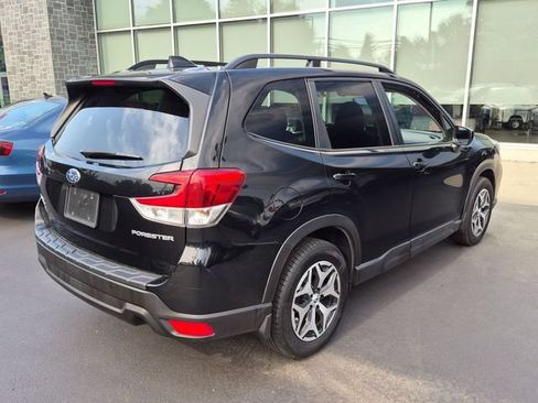 Used 2020 Subaru Forester Premium AWD/4WD image 3