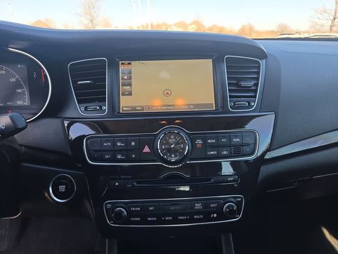 Used 2016 Kia Cadenza Premium w/ Luxury Plus Package image 28