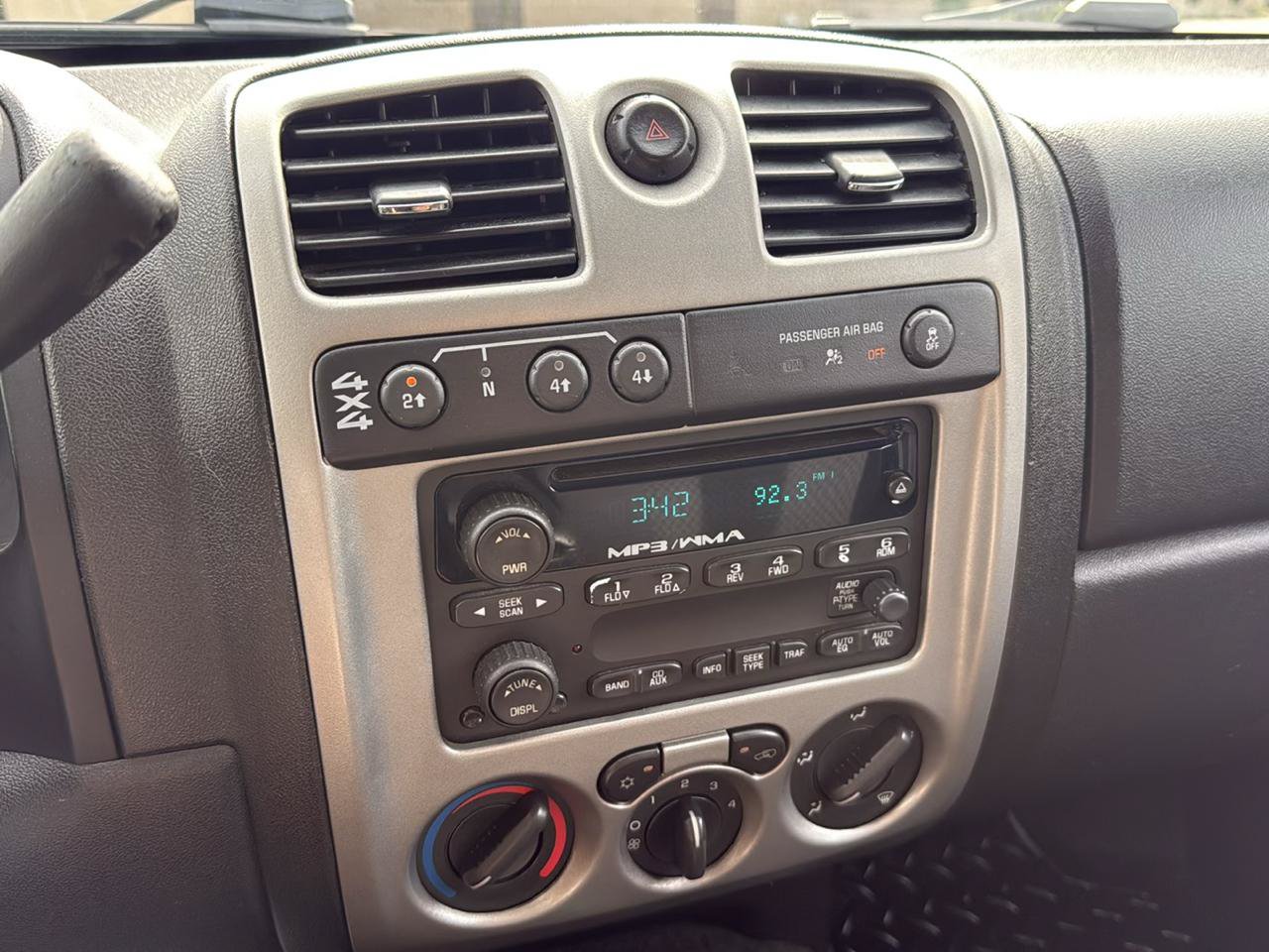 Used 2012 Chevrolet Colorado LT AWD/4WD image 17