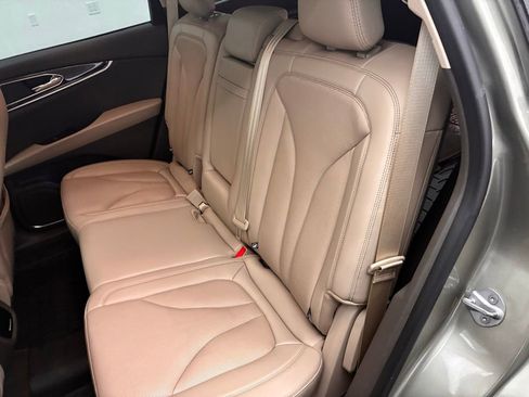 Used 2023 Lincoln Nautilus Reserve image 32