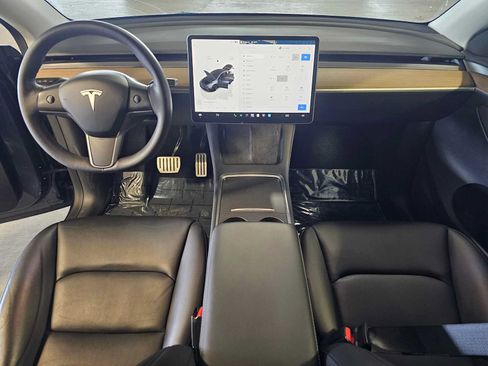 Used 2023 Tesla Model Y Performance AWD/4WD image 10