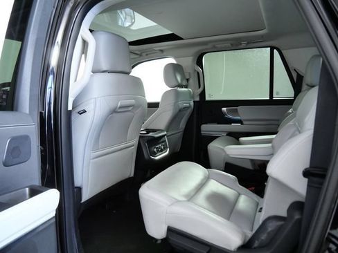 Certified 2025 Ford Expedition Max Platinum w/ Driver's Package AWD/4WD image 14