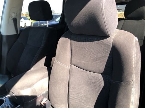 Used 2014 Nissan Pathfinder SV image 14