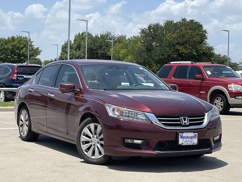 Used 2014 Honda Accord Touring image 2